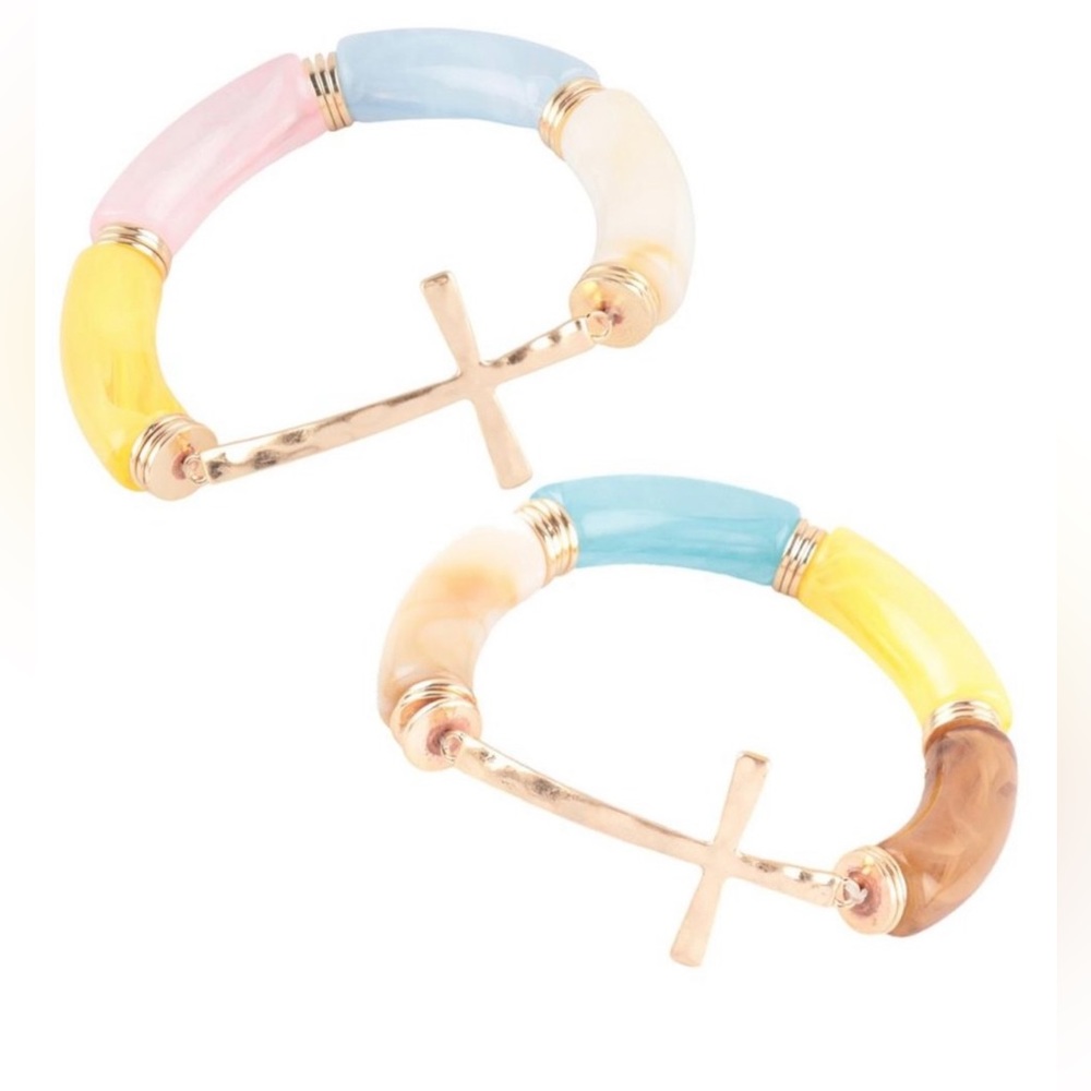Hammered cross resin tubular stretch bracelet. Very nice.